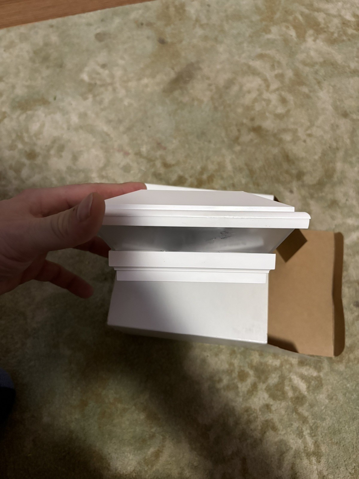 Barrette Solar Post Top White 4" x 4" . #73019234