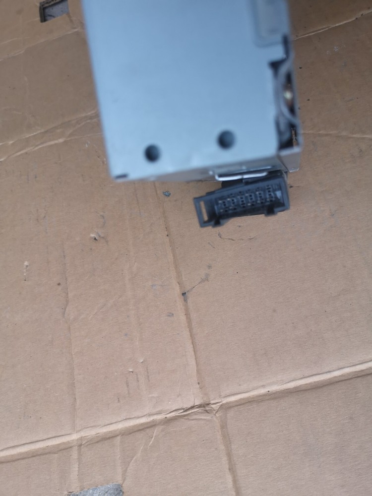Audi CD Multi Changer Stereo Player 8E0 035 111 C