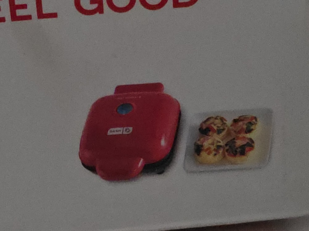 NIB Red Dash Egg Bite Maker Fast Heating