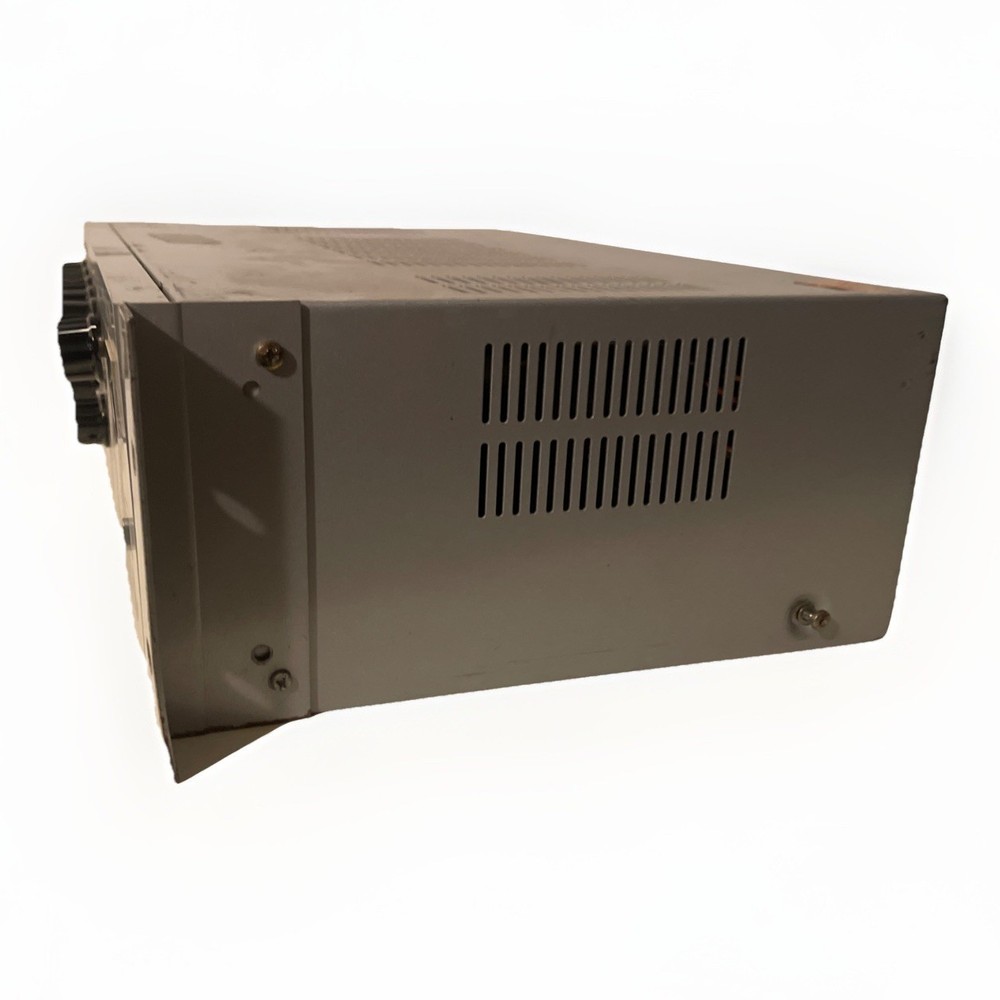 TOA A-906A 900 Series Amplifier Powers On