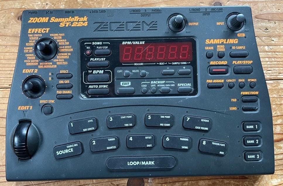 Zoom SampleTrak ST-224 Sampler with Adapter and Manual