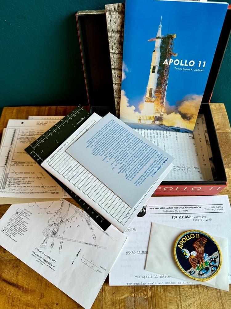 Smithsonian Inst Apollo 11 Artifacts Original Box 2003 Rare Outer Space