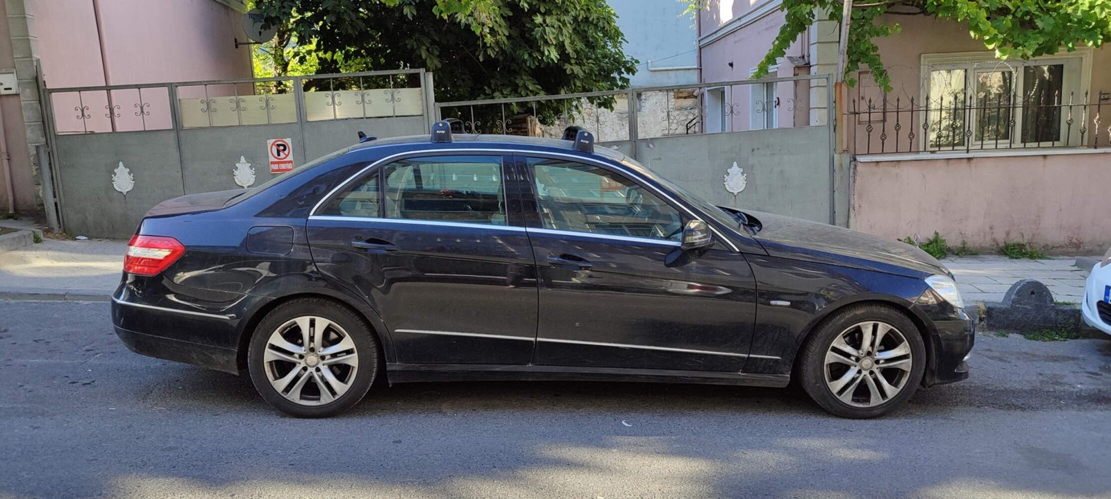 For Mercedes E Sedan W212 2013-2017 Roof Rack Cross Bars Fix Point Alu Silver
