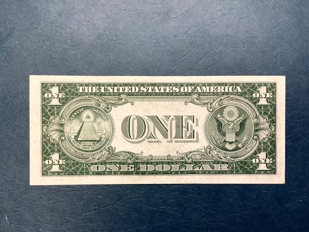 1935 D $1 One Dollar Silver Certificate UNC UNCIRCULATED