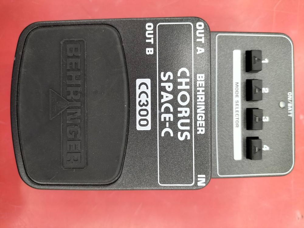 Behringer CC300 Chorus Pedal Used Guitar Effects Processor