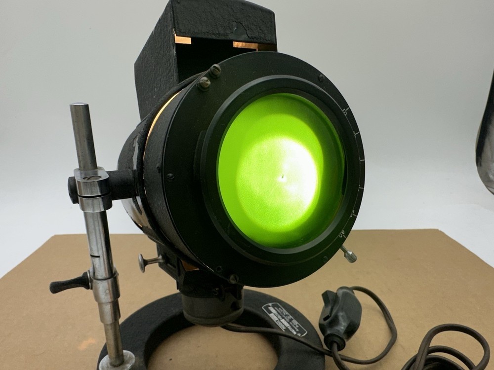 MICROSCOPE ILLUMINATOR Antique Spotlight Model 370 American Optical Co.