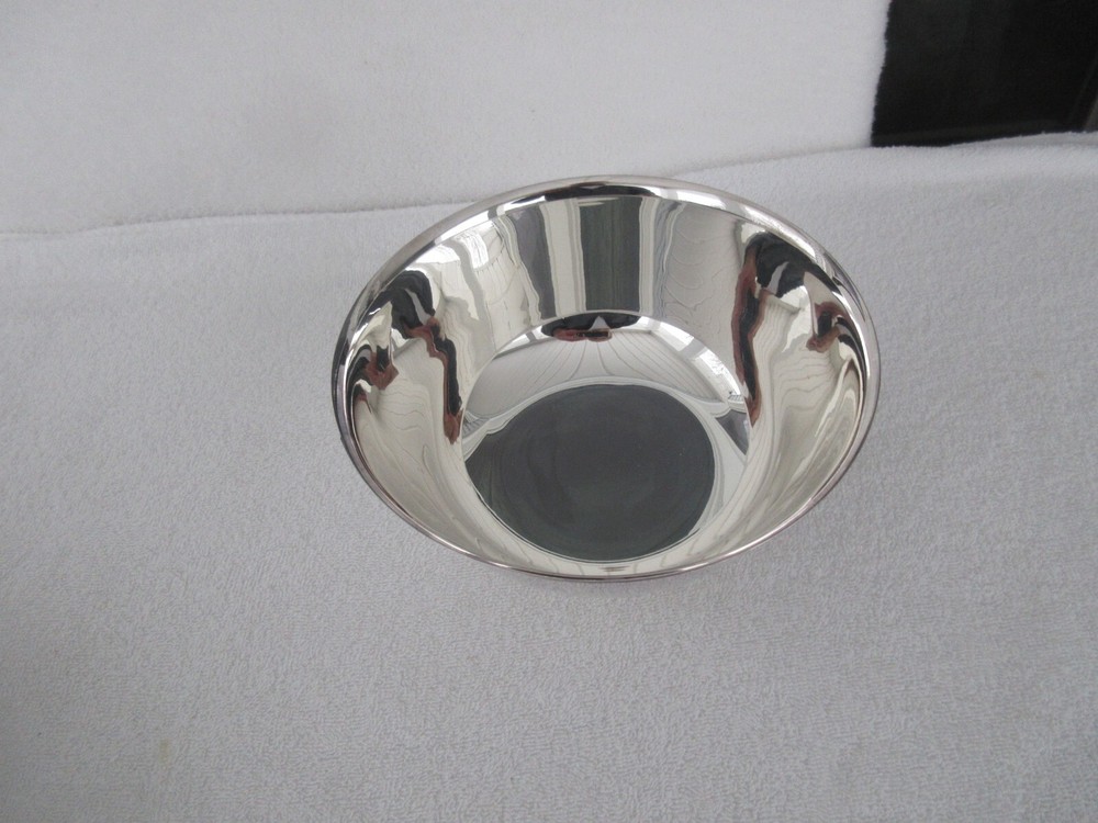 NEW IN BOX~~" ONEIDA KITCHEN " 8" SILVERPLATED BOWL!!!!