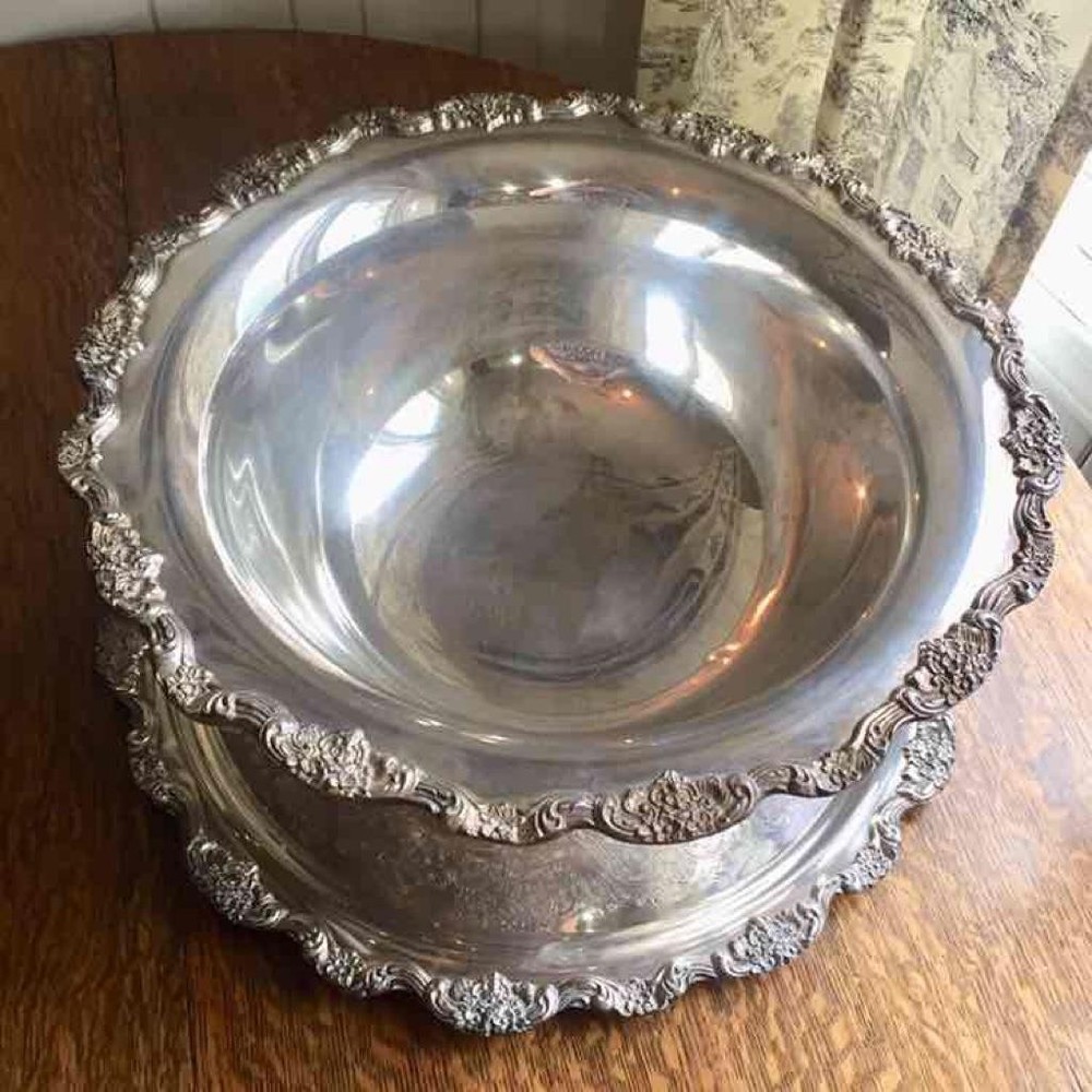 Towle Silverplate Punch Bowl Matching Tray & 9 Cups Mugs Ladle Grape Vine Design