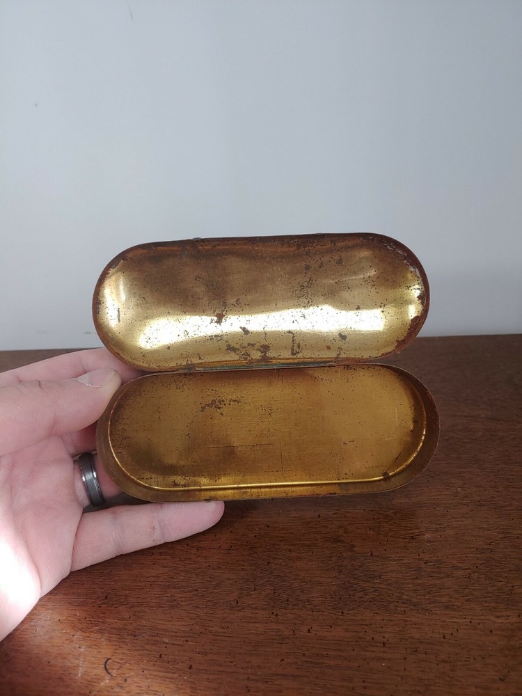 FANTASTIC VINTAGE WILLSON GOGGLES GREEN TIN CASE - EMPTY