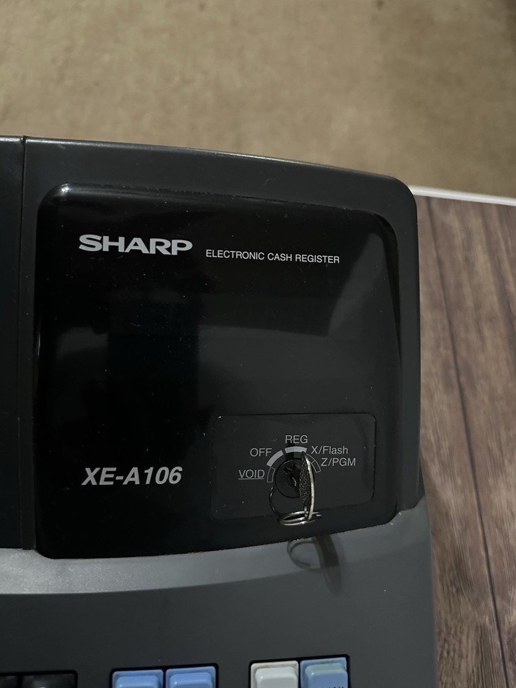 Sharp XE-A106 Cash Register With Keys, Read description