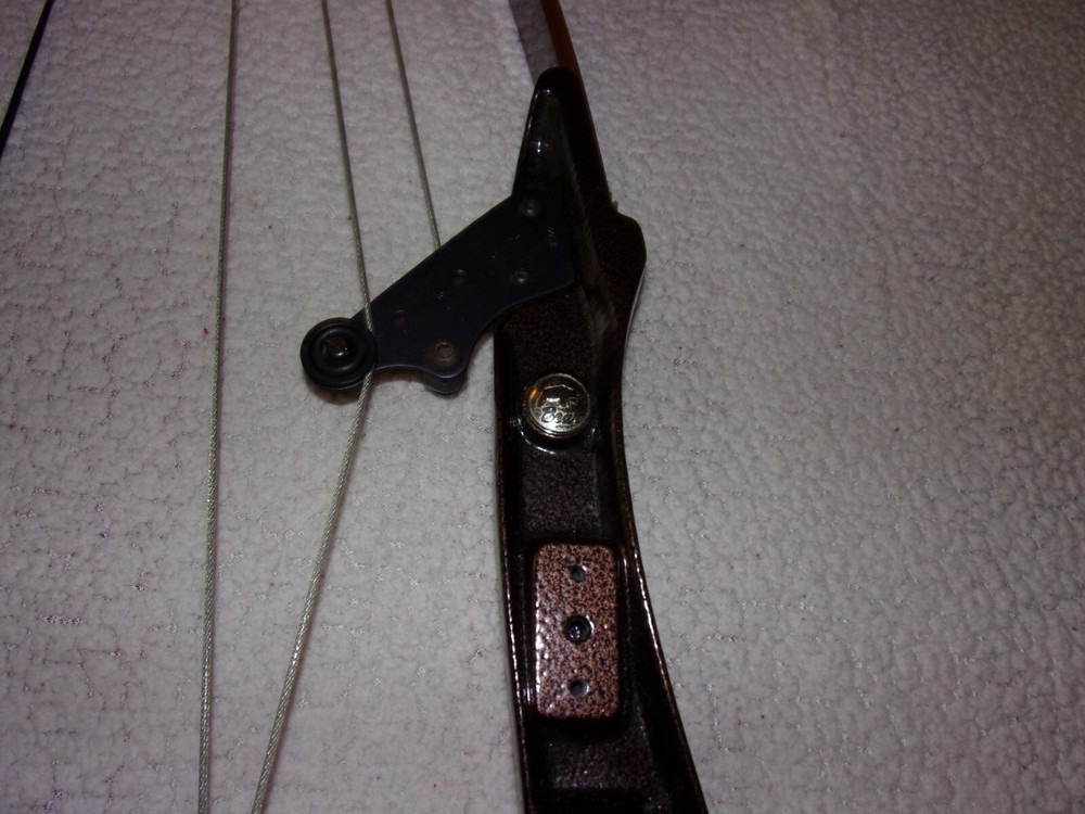 Bear Whitetail Hunter Right Hand Compound Bow