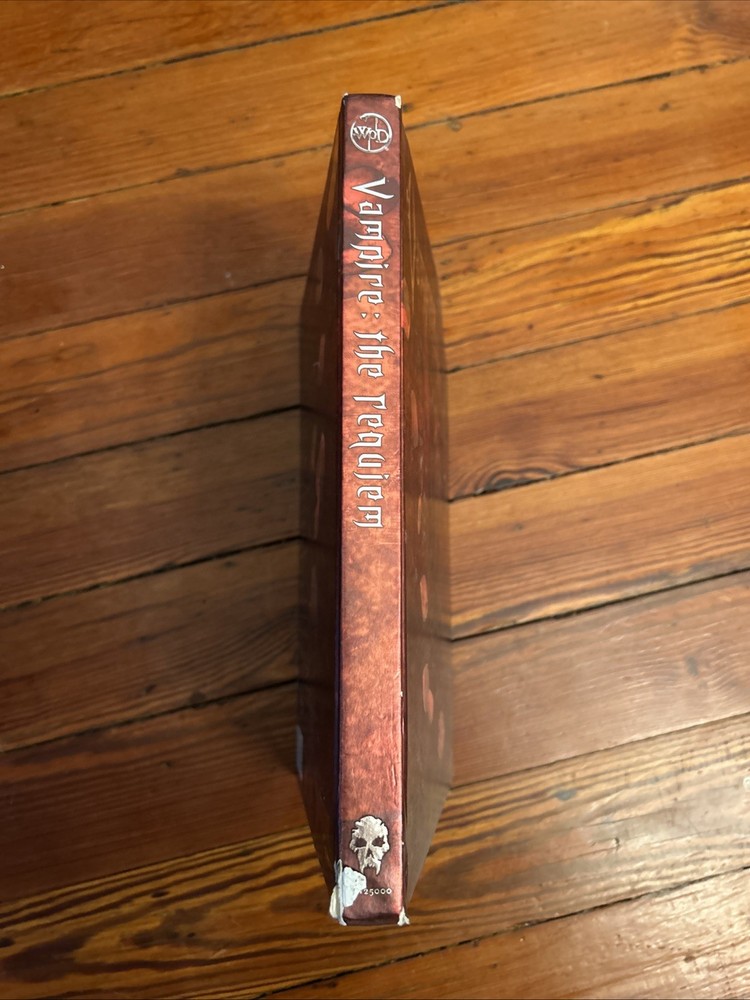 Vampire: The Requiem 2nd Edition (with 2 GM Screens)