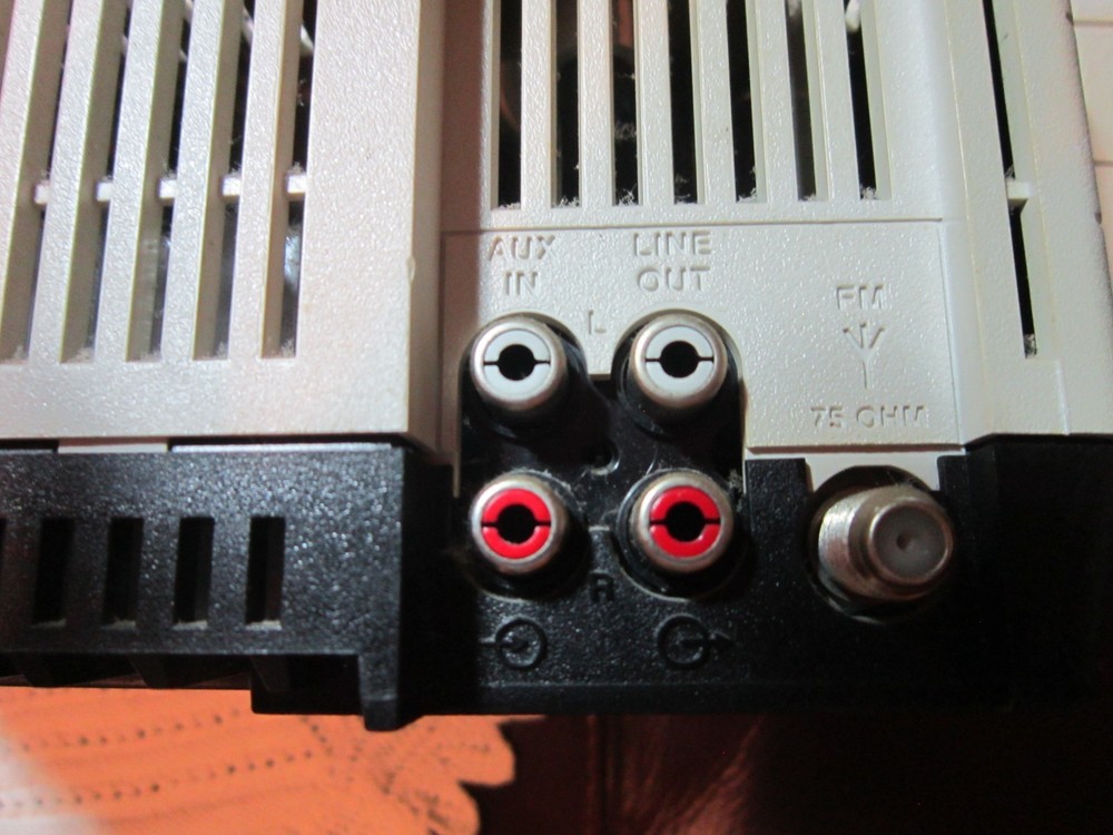 BOSE WAVE RADIO & CD Player White (READ DESCRIPTION)