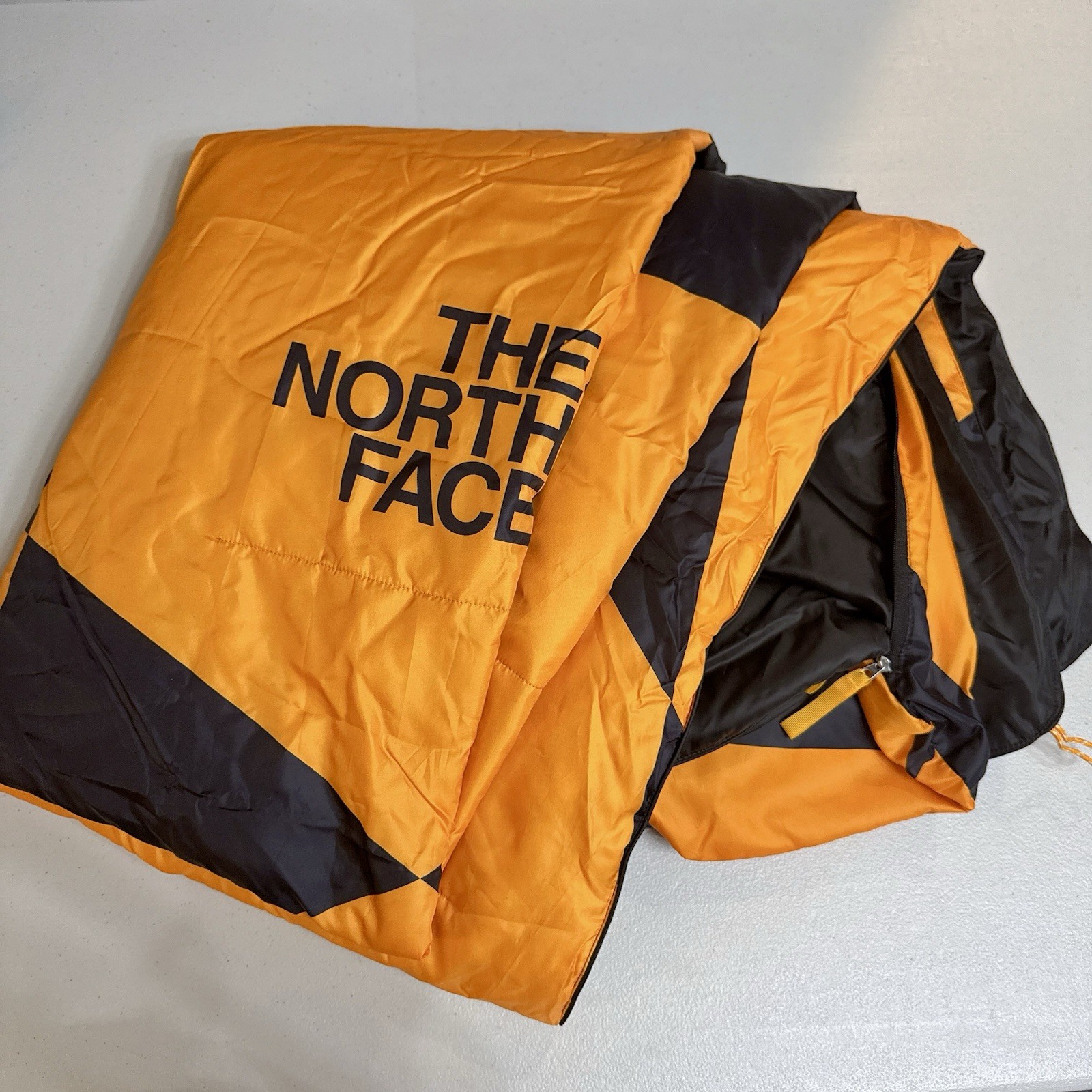 NEW The North Face Wawona Blanket 72"x56" Summit Gold/Geodome Print