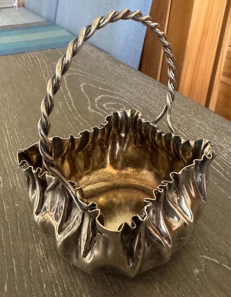 Quadruple Plate 61 Quaint Little Basket Benedict Mfg Co 6" h