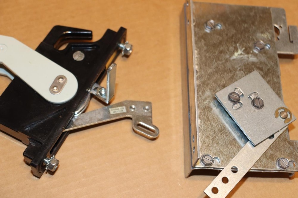 One Replacement Handle Assembly Siemens Motor Starter Combination Enclosure