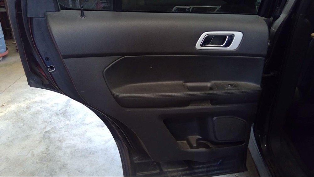 Used Automatic Transmission Shift Lever Assembly fits: 2011 Ford Explorer Grade