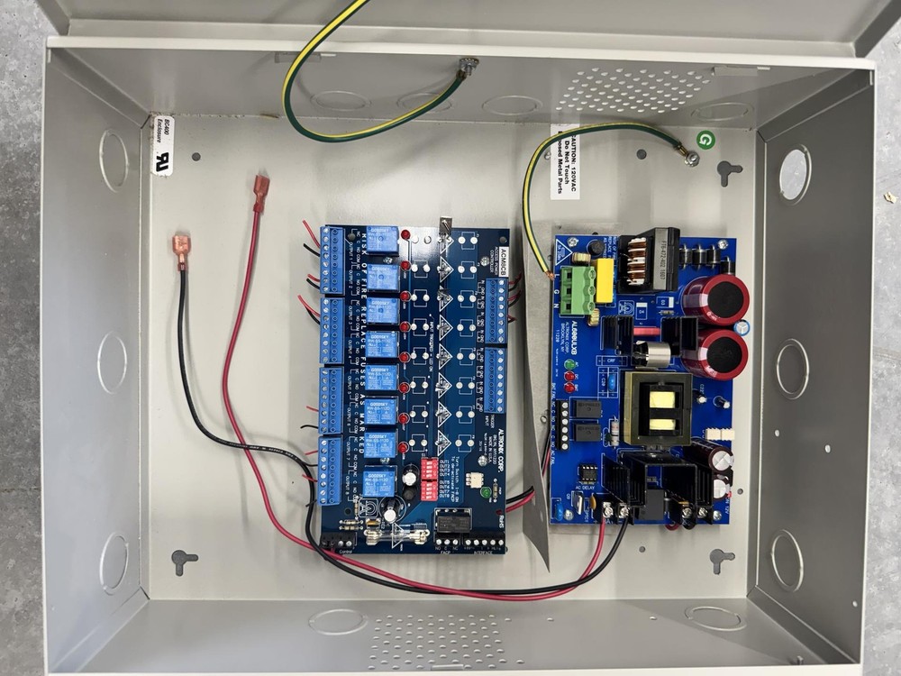 Altronix AL600ULACMCB Access Power Controller with Power Supply Open box