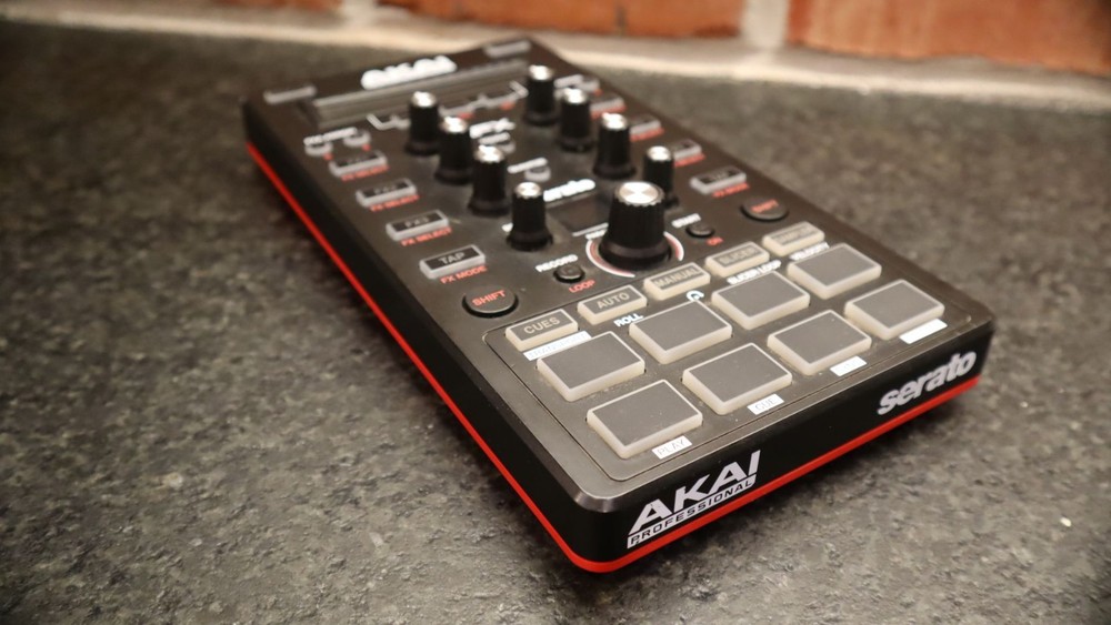 AKAI Professional AFX Serato DJ Controller