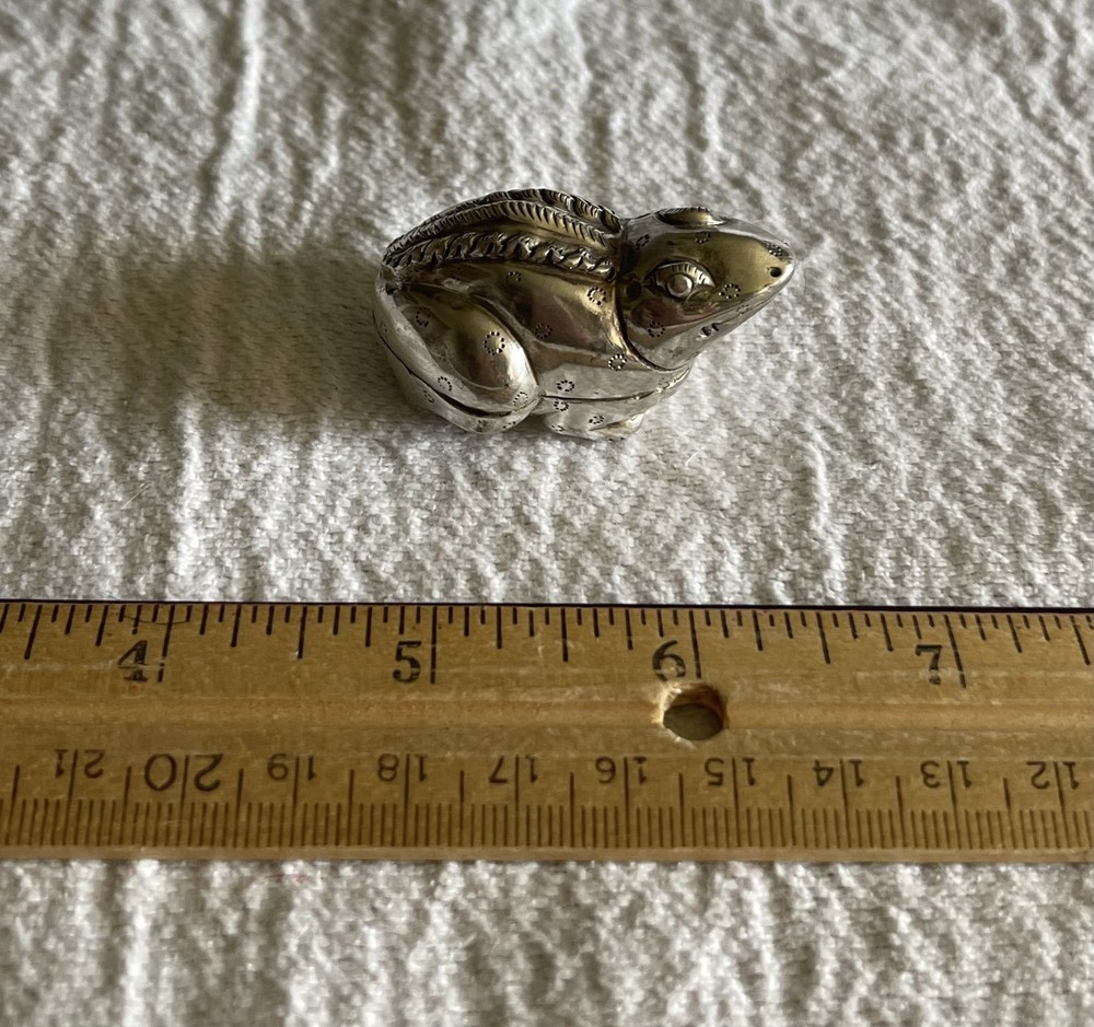 Frog T90 Silver Betel Nut Box