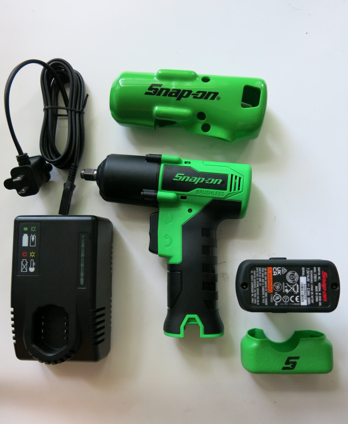 Snap On CT861 14.4v 3/8 Impact Brushless Cordless with Battery Charger & Boots