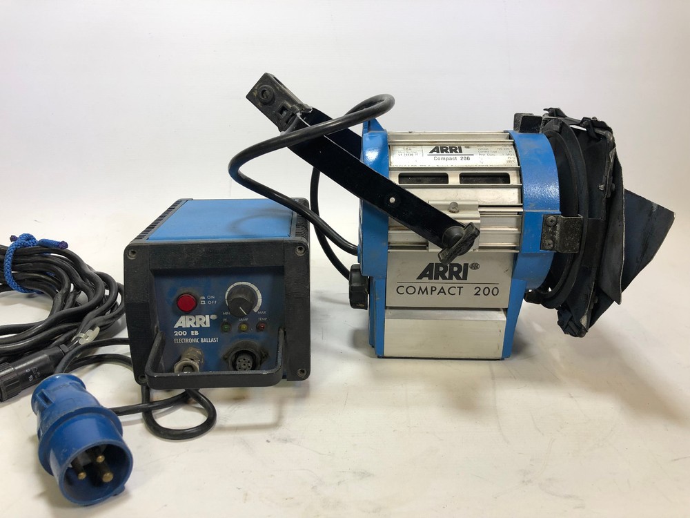 Arri compact 200w HMI lighting kit