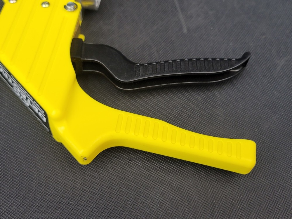 BRIGHT SOLUTIONS A/C LEAK DETECTIVE