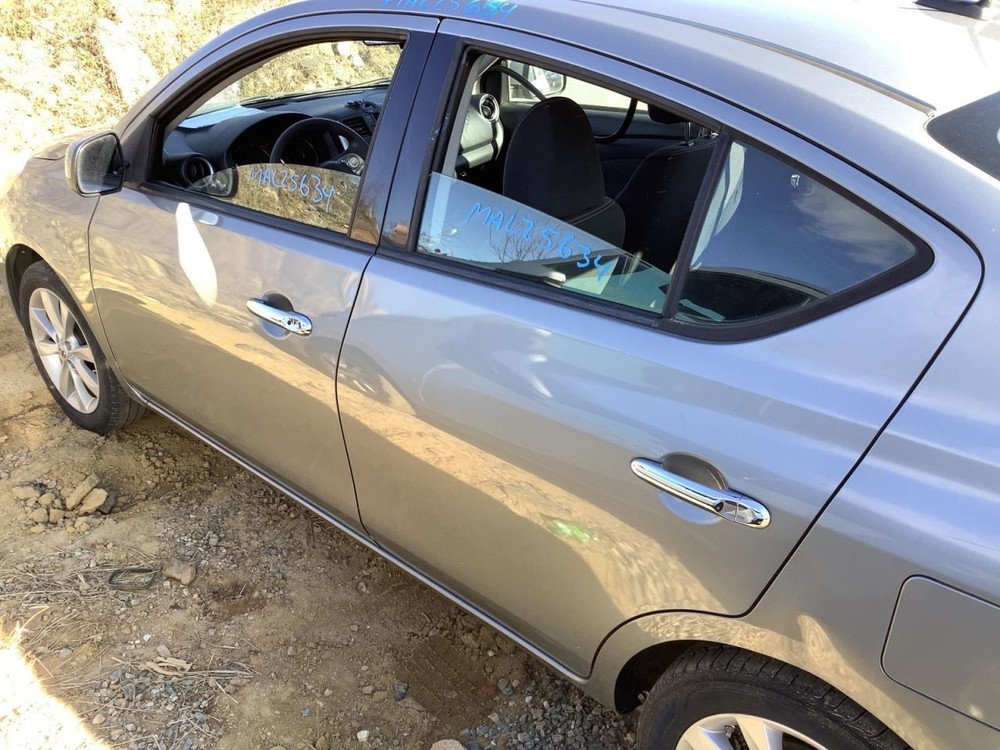 VERSA 2014 Glove Box 4914935