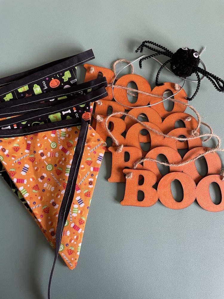 Bundle of Halloween decorations