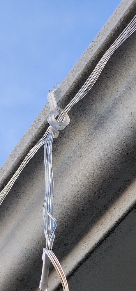 Kihanyoh Christmas Light Clips, White Gutter Hooks Outside String
