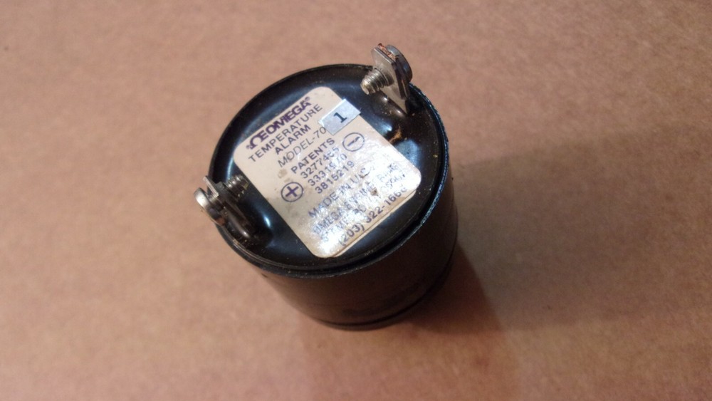 OMEGA Model 70 Temperature Alarm