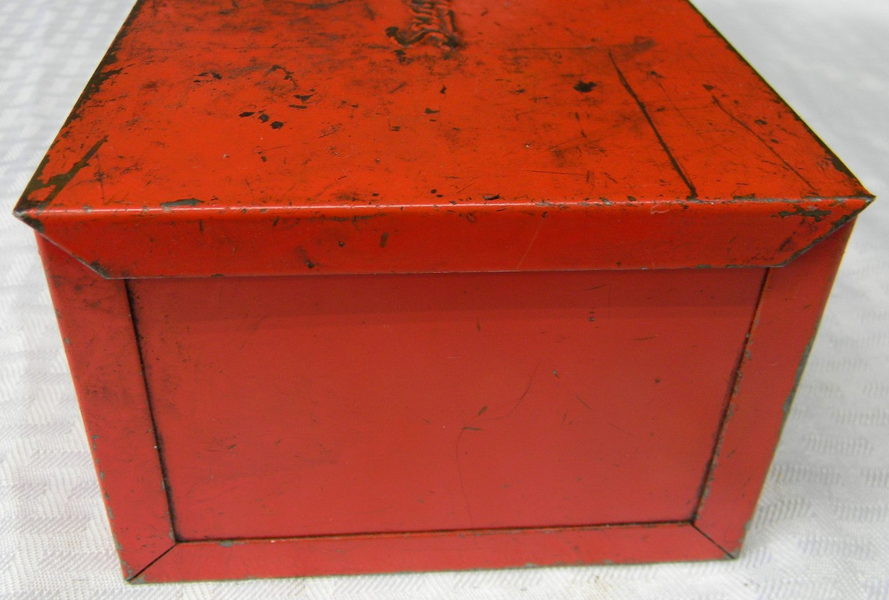 SNAP-ON SMALL RED METAL BOX WITH HINDGED LID 7-1/2"L X 4-3/4H X 3-1/4"W #KRA111