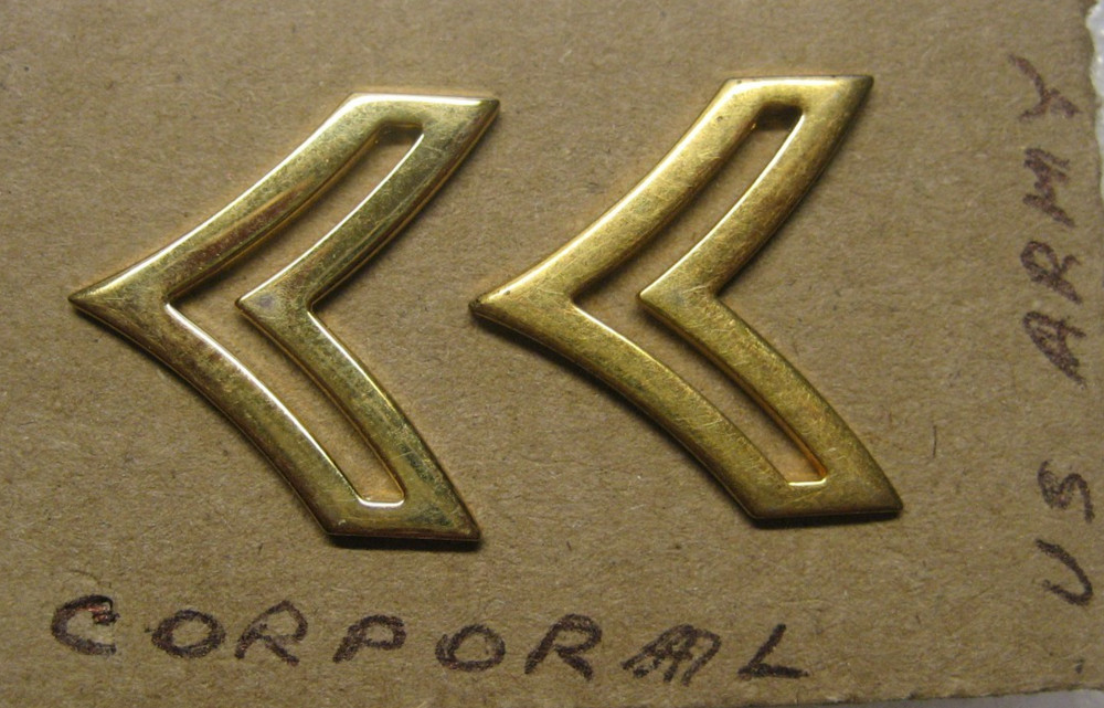 US Army CORPORAL Collar Pins , V-21