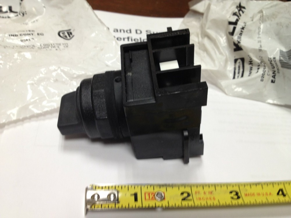 Killark D2CO53C8, 3-Position Control Station, Center Off, CID2 30mm
