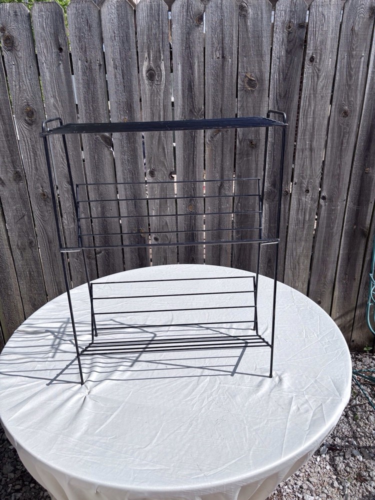 BLACK METAL MCM BOOKCASE WIRE