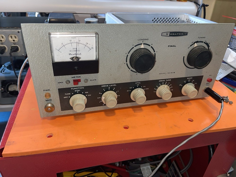 Heathkit DX 60B ESTATE FIND Works 40 Cw 10 Watts Out Only Moisture Damage On Fra