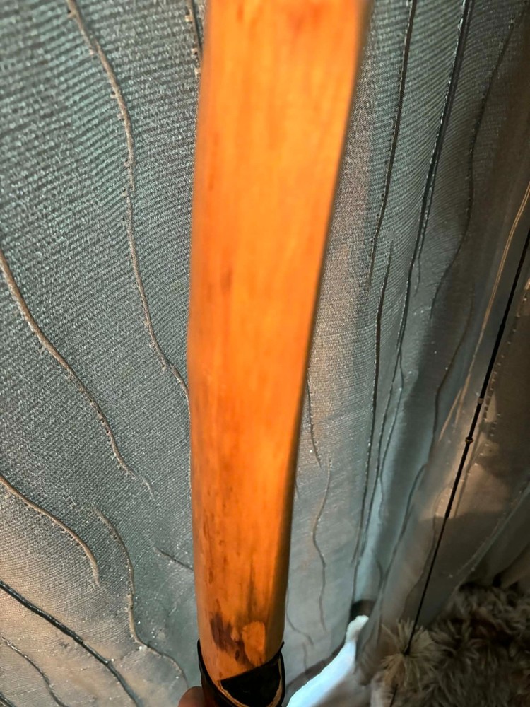 🎯 Vintage Hickory Longbow + 6 Arrows