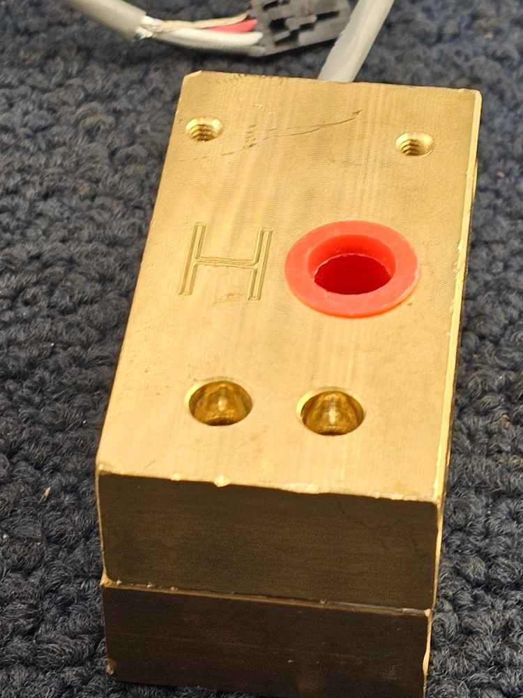 22124963: Piston-Type Flow Switch 2403C 3C 22 AWG SHIELDED 75C
