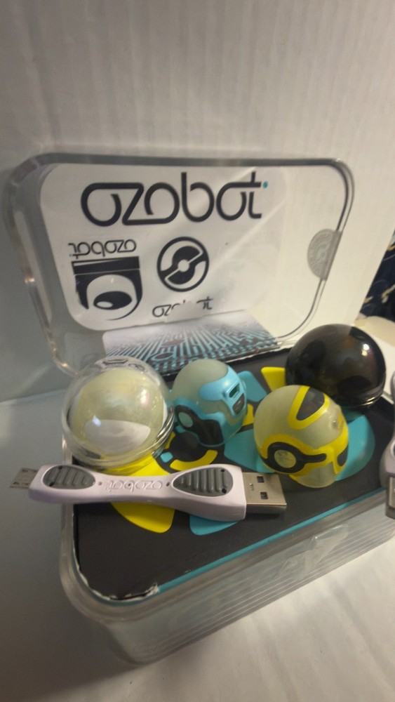 Ozobot Bit2.0 Dual Pack 2 Robots Competition Series STEM CodingCase USB OzoSkins