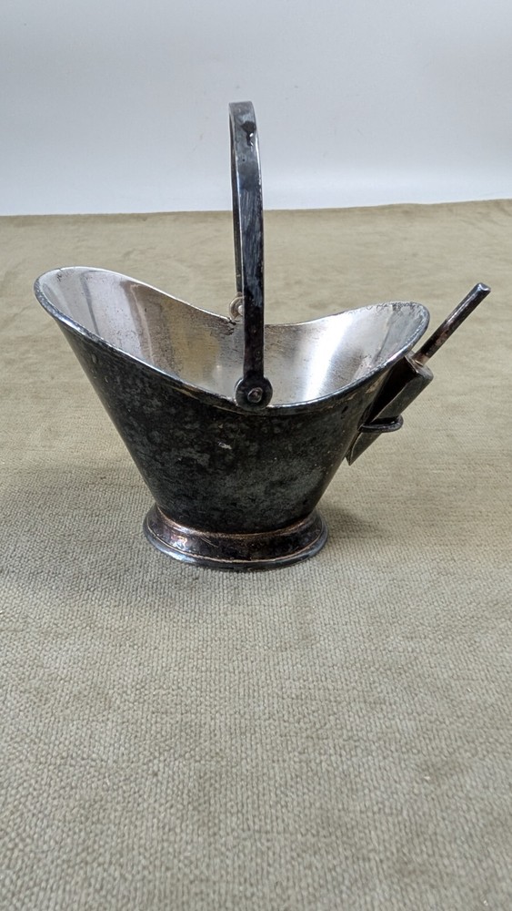 Vintage silver platted sugar dish with small scoop