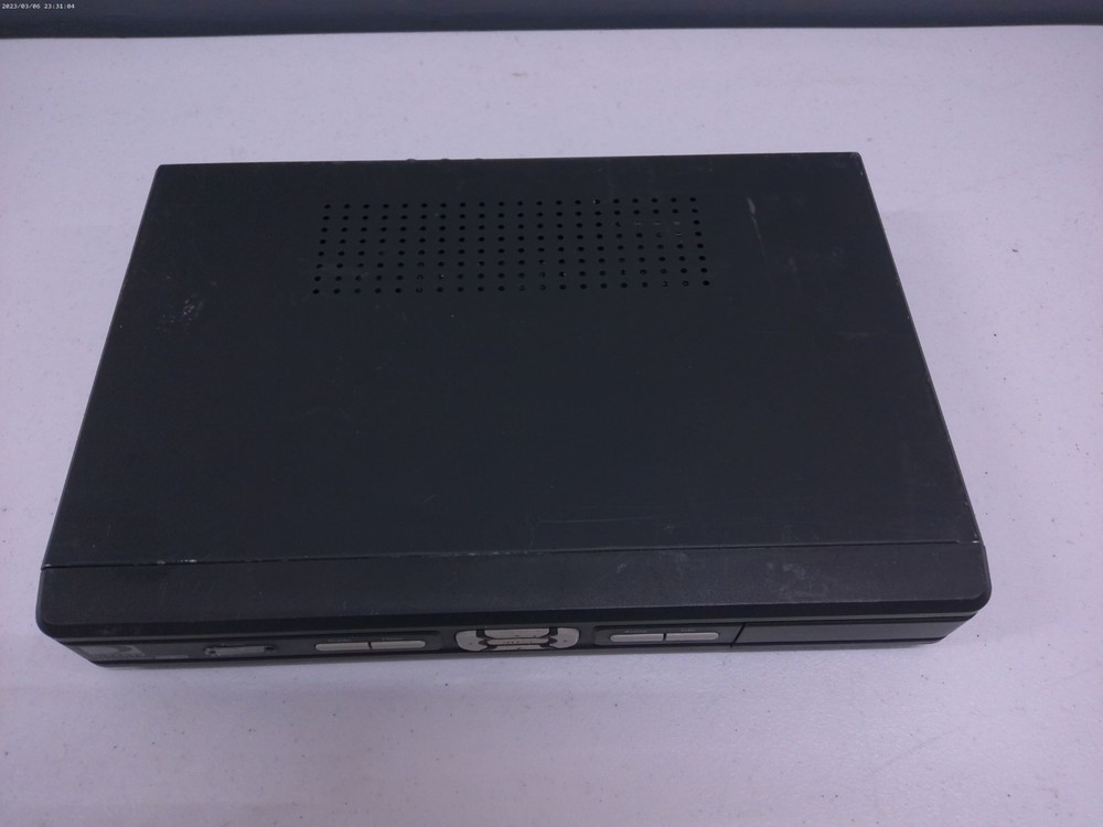 Vintage DIRECTV D10-300 Digital Satellite Receiver.