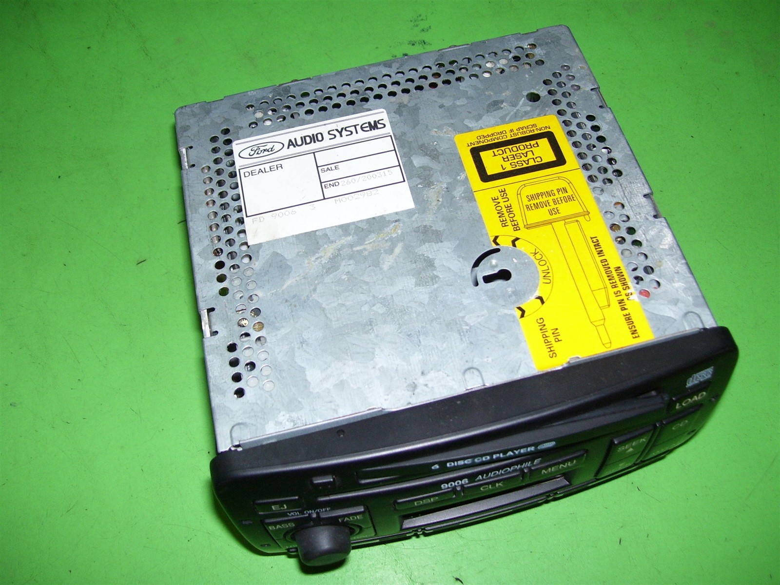 2002 Ford Focus SVT Radio Stereo 6-Disc CD Changer FOR PARTS ONLY Damaged