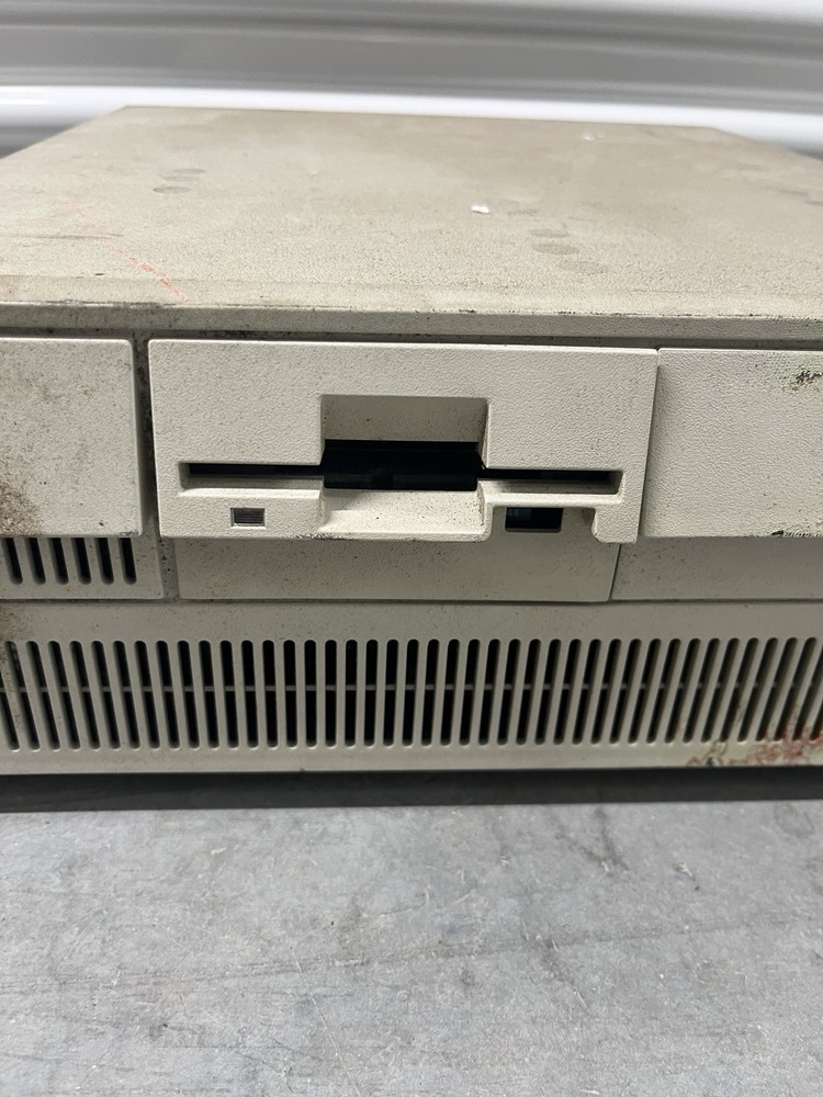 IBM Personal System/2 Model 70 386 Desktop Computer - UNTESTED / FOR PARTS *READ