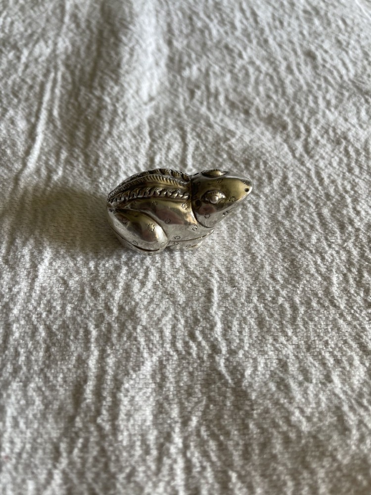 Frog T90 Silver Betel Nut Box