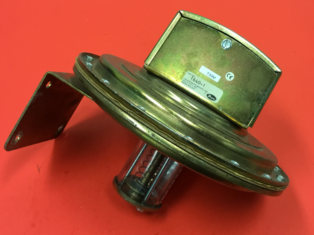 Dwyer Instruments - P/N: 1604-1 - Floating Contact Null Switch