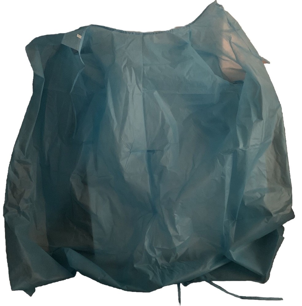 10 disposable isolation gowns