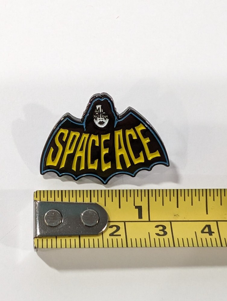 KISS MEMBER (ACE FREHLEY) "SPACE ACE" ENAMELED LAPEL PIN Heavy Metal Brooch Pin