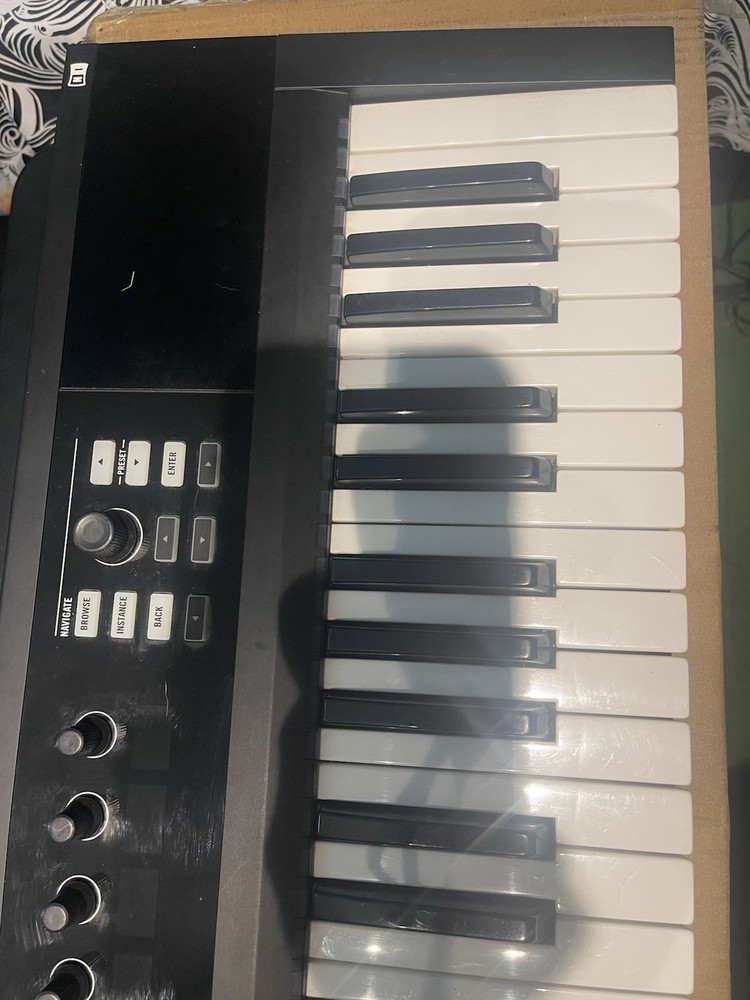 Native Instruments Komplete Kontrol S49 Mk1 Keyboard