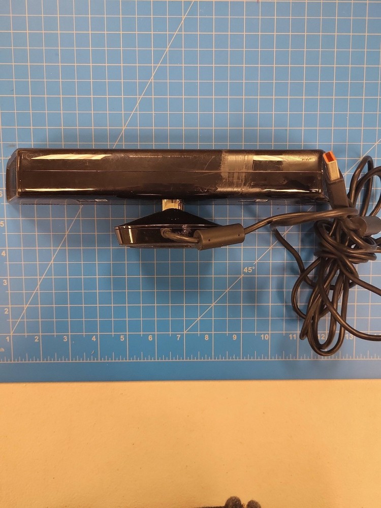 Microsoft Xbox 360 Kinect Sensor Camera Model 1414 Video Game Console Accessory