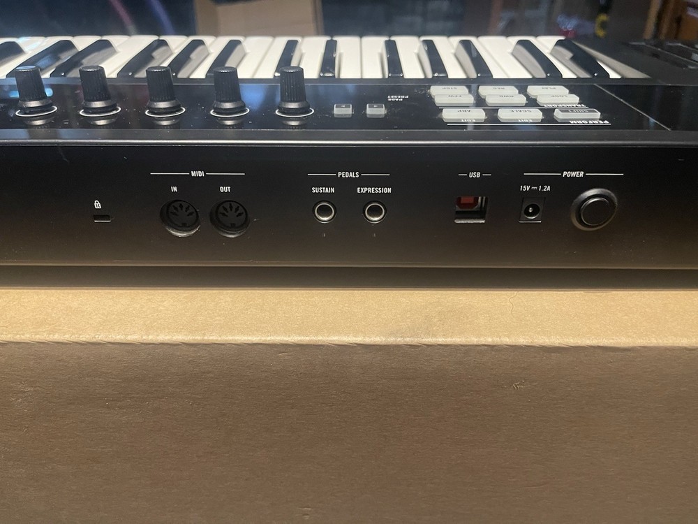 Native Instruments Komplete Kontrol S49 Mk1 Keyboard